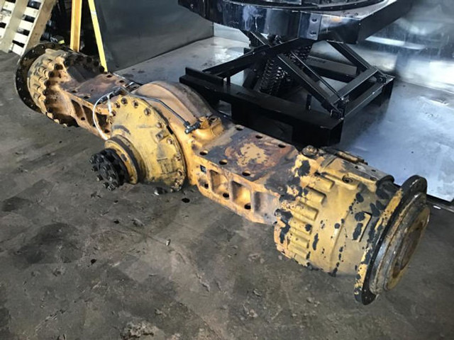 Liebherr Front Axle - Предна ос: снимка 1 Liebherr Front Axle - Предна ос: снимка 1