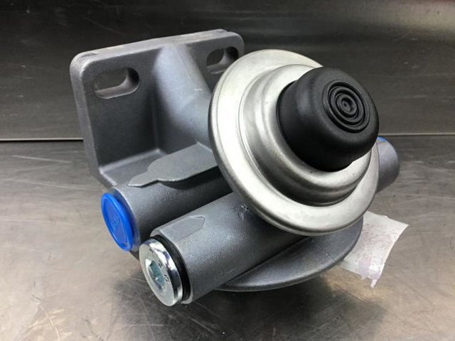 Горивна система Liebherr Fuel Filter Head: снимка 12