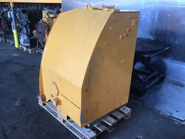 Liebherr Fuel Tank - Резервоар за гориво: снимка 1 Liebherr Fuel Tank - Резервоар за гориво: снимка 1