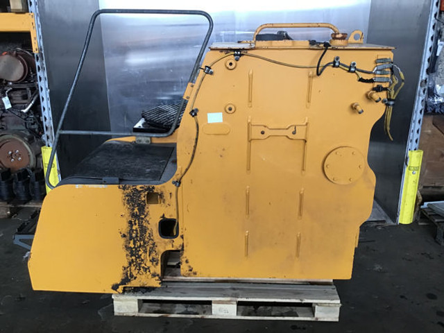 Liebherr Fuel Tank - Резервоар за гориво: снимка 1 Liebherr Fuel Tank - Резервоар за гориво: снимка 1