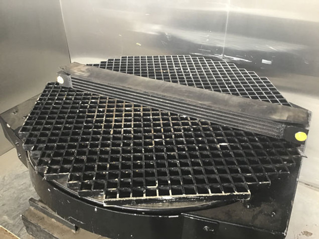 Liebherr Fuelcooler - Маслен охладител: снимка 1 Liebherr Fuelcooler - Маслен охладител: снимка 1