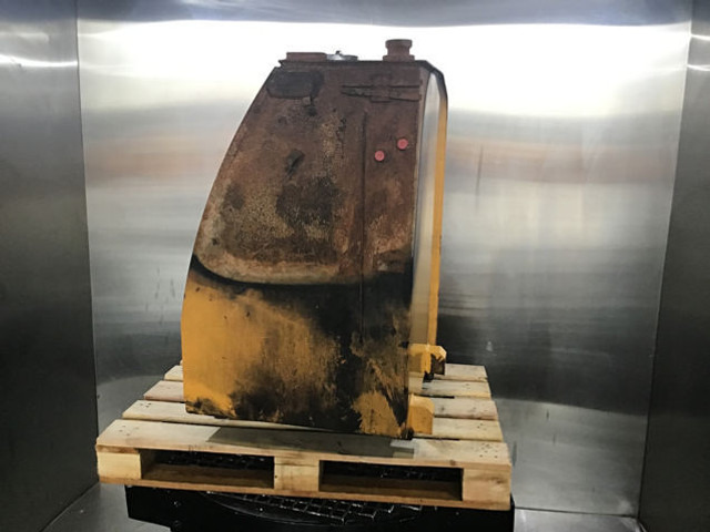 Liebherr Fueltank - Резервоар за гориво: снимка 1 Liebherr Fueltank - Резервоар за гориво: снимка 1