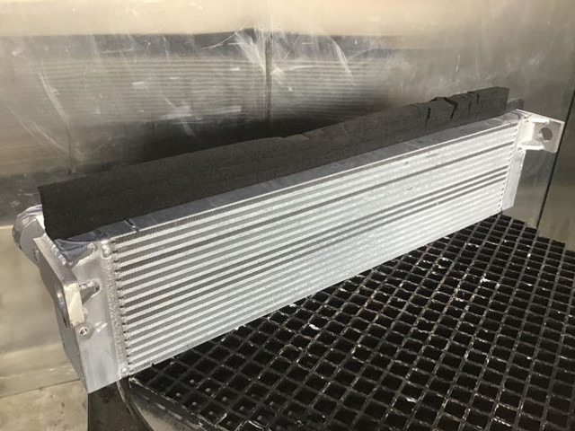 Liebherr Intercooler - Интеркулер: снимка 2 Liebherr Intercooler - Интеркулер: снимка 2