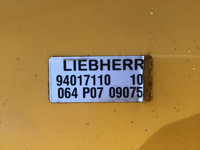 Liebherr LH 60 C / LH60 M - Броня: снимка 3 Liebherr LH 60 C / LH60 M - Броня: снимка 3