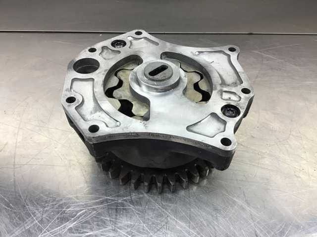 Liebherr Lube Oil Pump - Маслена помпа: снимка 1 Liebherr Lube Oil Pump - Маслена помпа: снимка 1