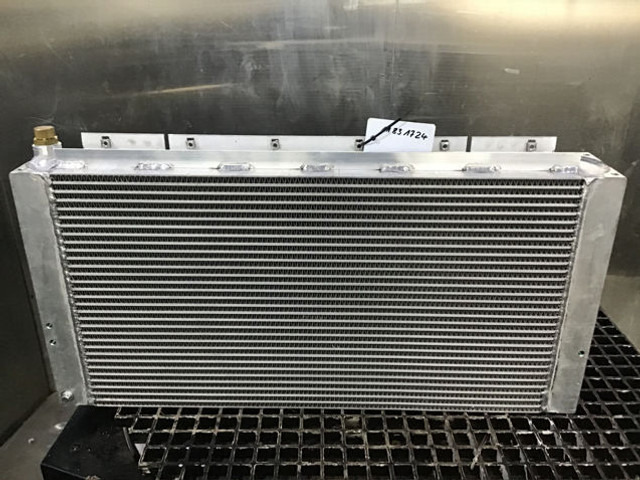 Liebherr Oil Cooler - Маслен охладител: снимка 1 Liebherr Oil Cooler - Маслен охладител: снимка 1