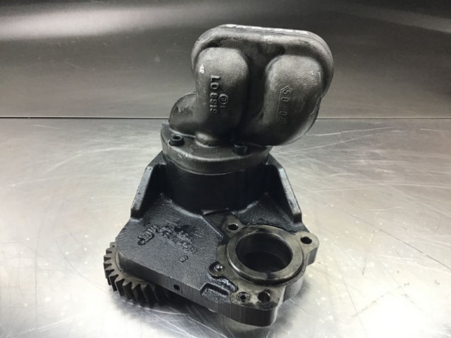 Liebherr Oil Pump - Маслена помпа: снимка 2 Liebherr Oil Pump - Маслена помпа: снимка 2