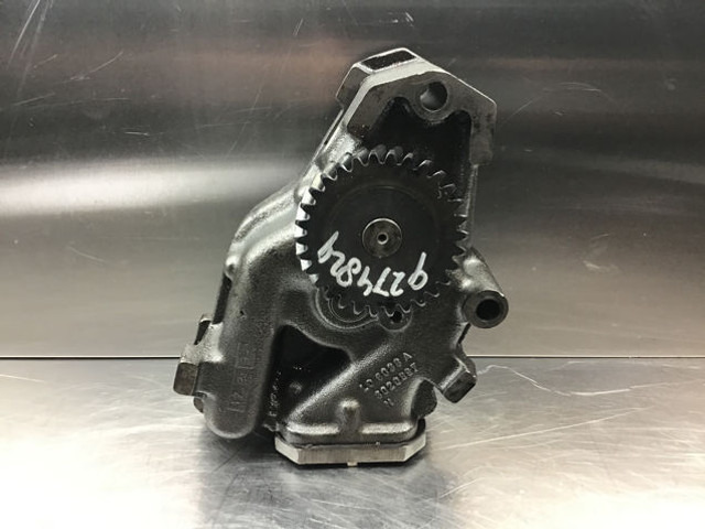 Liebherr Oil Pump - Маслена помпа: снимка 1 Liebherr Oil Pump - Маслена помпа: снимка 1