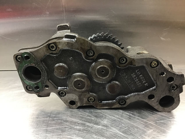 Liebherr Oil Pump - Маслена помпа: снимка 2 Liebherr Oil Pump - Маслена помпа: снимка 2