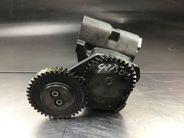 Liebherr Oil Pump - Маслена помпа: снимка 1 Liebherr Oil Pump - Маслена помпа: снимка 1