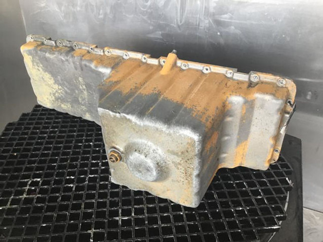 Liebherr Oil Sump - Картер: снимка 4 Liebherr Oil Sump - Картер: снимка 4