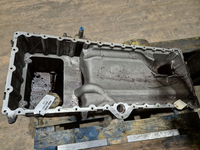 Liebherr Oil Sump - Картер: снимка 4 Liebherr Oil Sump - Картер: снимка 4
