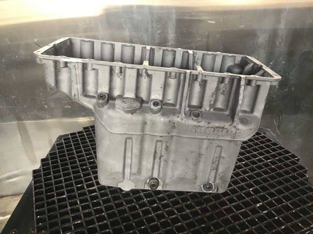 Liebherr Oil Sump - Картер: снимка 1 Liebherr Oil Sump - Картер: снимка 1