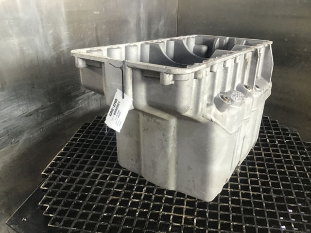 Liebherr Oil Sump - Картер: снимка 4 Liebherr Oil Sump - Картер: снимка 4