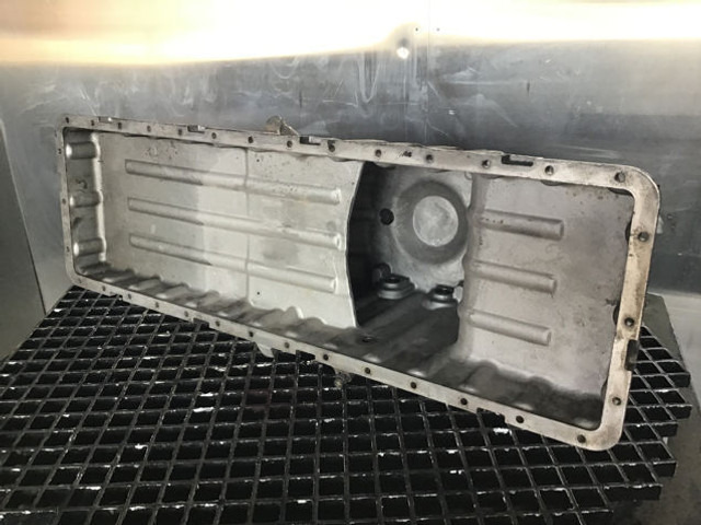 Liebherr Oil Sump - Картер: снимка 5 Liebherr Oil Sump - Картер: снимка 5