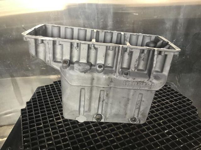 Liebherr Oil Sump - Картер: снимка 5 Liebherr Oil Sump - Картер: снимка 5
