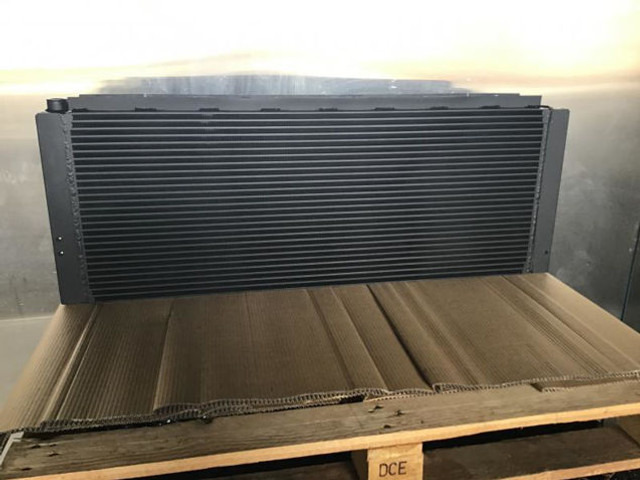 Liebherr Oilcooler - Маслен охладител: снимка 3 Liebherr Oilcooler - Маслен охладител: снимка 3