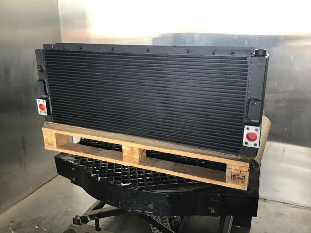 Liebherr Oilcooler - Маслен охладител: снимка 5 Liebherr Oilcooler - Маслен охладител: снимка 5
