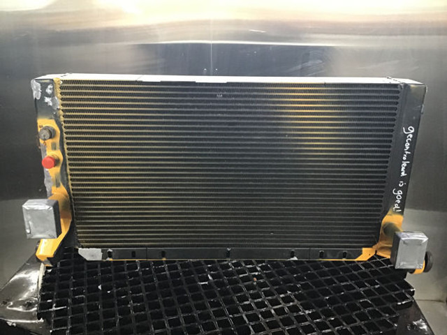 Liebherr Oilcooler - Маслен охладител: снимка 2 Liebherr Oilcooler - Маслен охладител: снимка 2