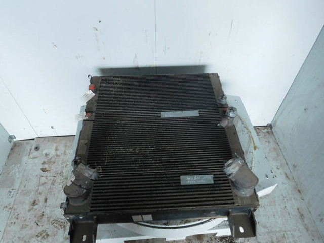 Liebherr Oilcooler - Маслен охладител: снимка 1 Liebherr Oilcooler - Маслен охладител: снимка 1
