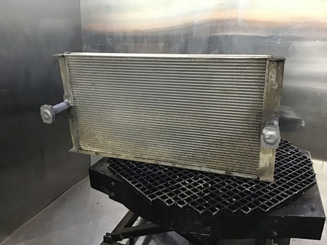 Liebherr Oilcooler - Маслен охладител: снимка 1 Liebherr Oilcooler - Маслен охладител: снимка 1