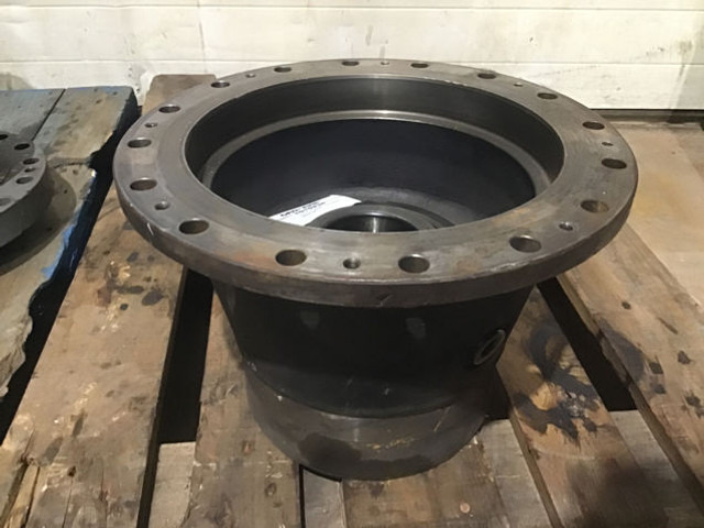 Liebherr Output Shaft Housing - Ступица: снимка 1 Liebherr Output Shaft Housing - Ступица: снимка 1