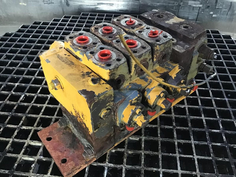 Liebherr PR732 - Хидравлика: снимка 2 Liebherr PR732 - Хидравлика: снимка 2