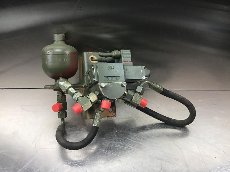 Liebherr PR742 B / PR742 BL - Хидравлика: снимка 1 Liebherr PR742 B / PR742 BL - Хидравлика: снимка 1