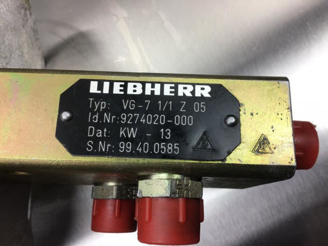 Liebherr Pilot Control Unit - Педал: снимка 5 Liebherr Pilot Control Unit - Педал: снимка 5