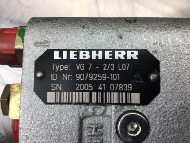 Liebherr Pilot Control Unit - Педал: снимка 4 Liebherr Pilot Control Unit - Педал: снимка 4
