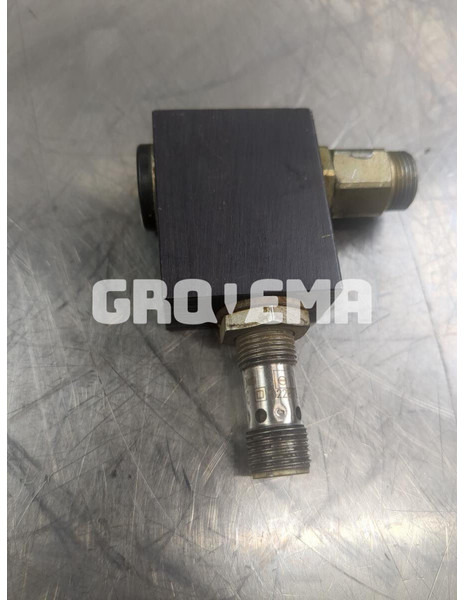 Liebherr R906 WLC / R906 C / R906 LC / R906 NLC - Клапа: снимка 3 Liebherr R906 WLC / R906 C / R906 LC / R906 NLC - Клапа: снимка 3