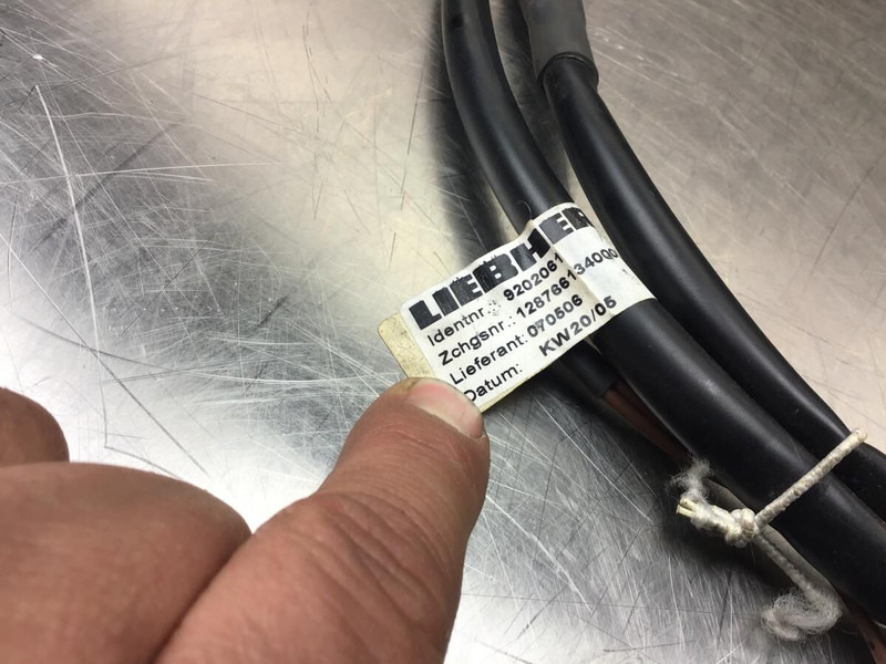 Liebherr R912 Li / R902 Li - Кабели/ Жици: снимка 3 Liebherr R912 Li / R902 Li - Кабели/ Жици: снимка 3