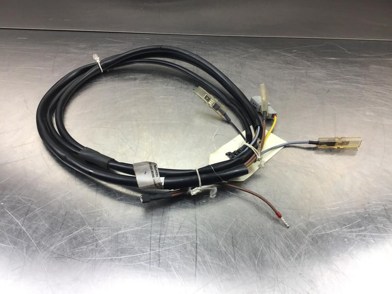 Liebherr R912 Li / R902 Li - Кабели/ Жици: снимка 1 Liebherr R912 Li / R902 Li - Кабели/ Жици: снимка 1