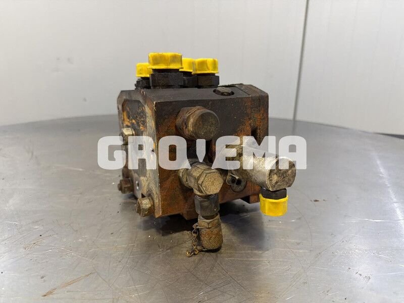 Liebherr R922 / R926 K-LC / R946 LC / R946 LC-V / R946 NLC / R922 Li / R922 LC / R922 ENGINE LIEBHERR / R926 LC / R920 / R920 LC / R920 N - Хидравлика: снимка 3 Liebherr R922 / R926 K-LC / R946 LC / R946 LC-V / R946 NLC / R922 Li / R922 LC / R922 ENGINE LIEBHERR / R926 LC / R920 / R920 LC / R920 N - Хидравлика: снимка 3