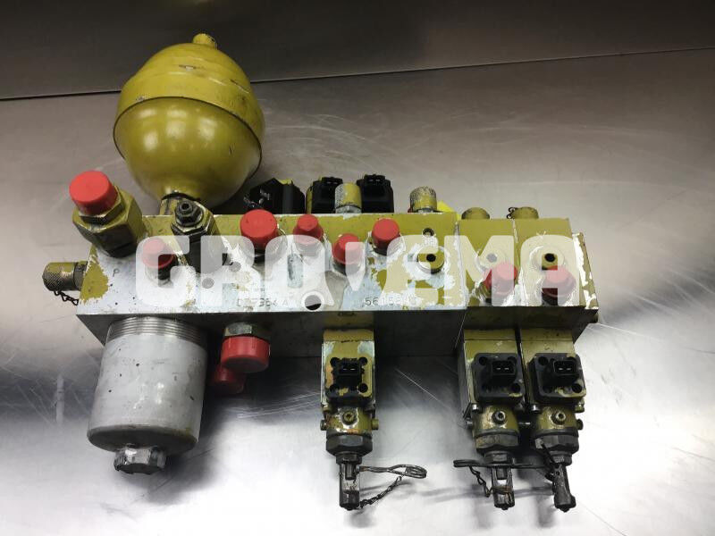 Liebherr R934B / R974B / R974 / R964B - Хидравлика: снимка 3 Liebherr R934B / R974B / R974 / R964B - Хидравлика: снимка 3