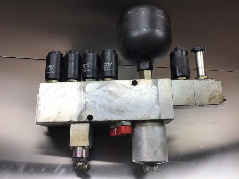 Liebherr R964C / R966 / R970 / R974 / R974C / R976 / R980 - Хидравлика: снимка 3 Liebherr R964C / R966 / R970 / R974 / R974C / R976 / R980 - Хидравлика: снимка 3