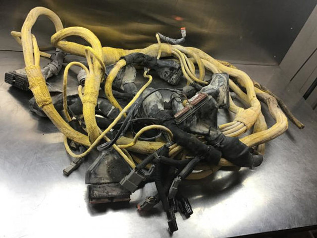 Liebherr R966 HD - Кабели/ Жици: снимка 5 Liebherr R966 HD - Кабели/ Жици: снимка 5