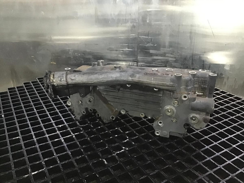 Liebherr R974B / R974 / R974 Li / R974 HD - Маслен охладител: снимка 1 Liebherr R974B / R974 / R974 Li / R974 HD - Маслен охладител: снимка 1