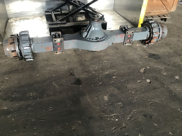 Liebherr Rear Axle - Ос и части: снимка 1 Liebherr Rear Axle - Ос и части: снимка 1