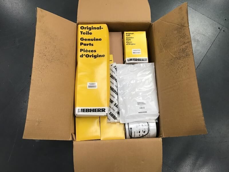 Liebherr Service Kit 1000 hours R906/R916/R926 - Горивен филтър: снимка 2 Liebherr Service Kit 1000 hours R906/R916/R926 - Горивен филтър: снимка 2