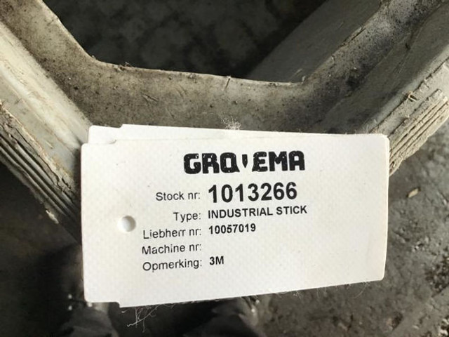Liebherr Stick 3 M - Каросерия и екстериор: снимка 5 Liebherr Stick 3 M - Каросерия и екстериор: снимка 5