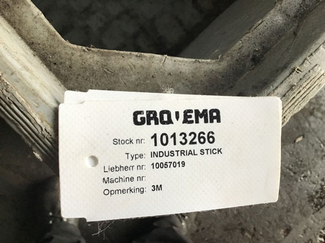 Liebherr Stick 3 M - Каросерия и екстериор: снимка 4 Liebherr Stick 3 M - Каросерия и екстериор: снимка 4