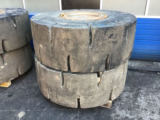 Liebherr Tires 23,5R25 - Гуми и джанти: снимка 5 Liebherr Tires 23,5R25 - Гуми и джанти: снимка 5
