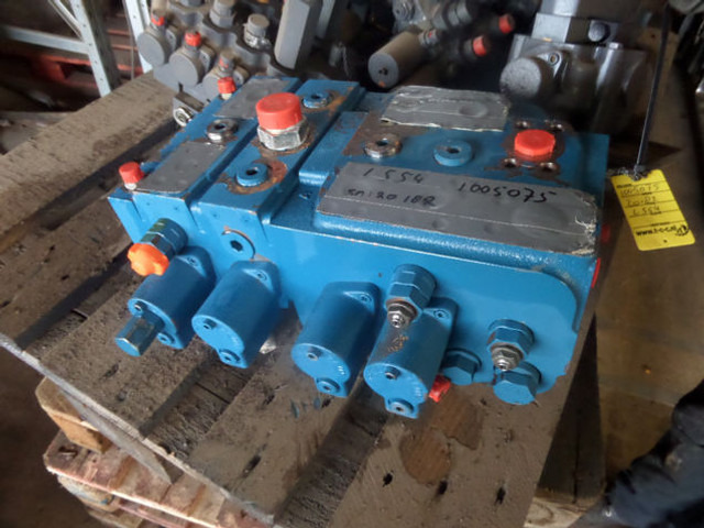 Liebherr Valveblock - Цилиндров блок: снимка 1 Liebherr Valveblock - Цилиндров блок: снимка 1