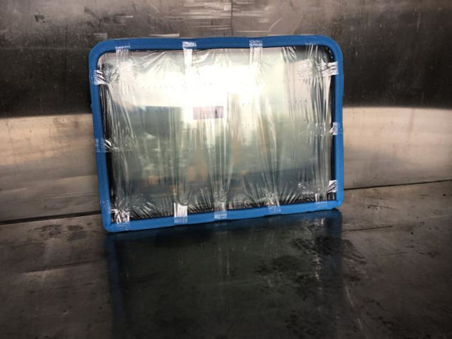Liebherr Window Glass - Стъкло и части: снимка 3 Liebherr Window Glass - Стъкло и части: снимка 3
