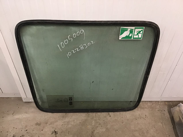Liebherr Window Glass - Стъкло и части: снимка 1 Liebherr Window Glass - Стъкло и части: снимка 1