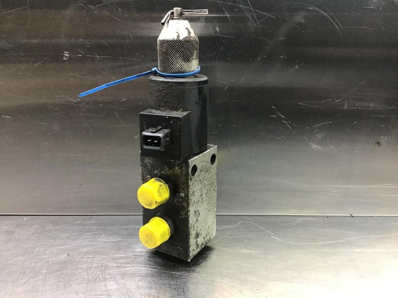 Liebherr - Клапа: снимка 1 Liebherr - Клапа: снимка 1