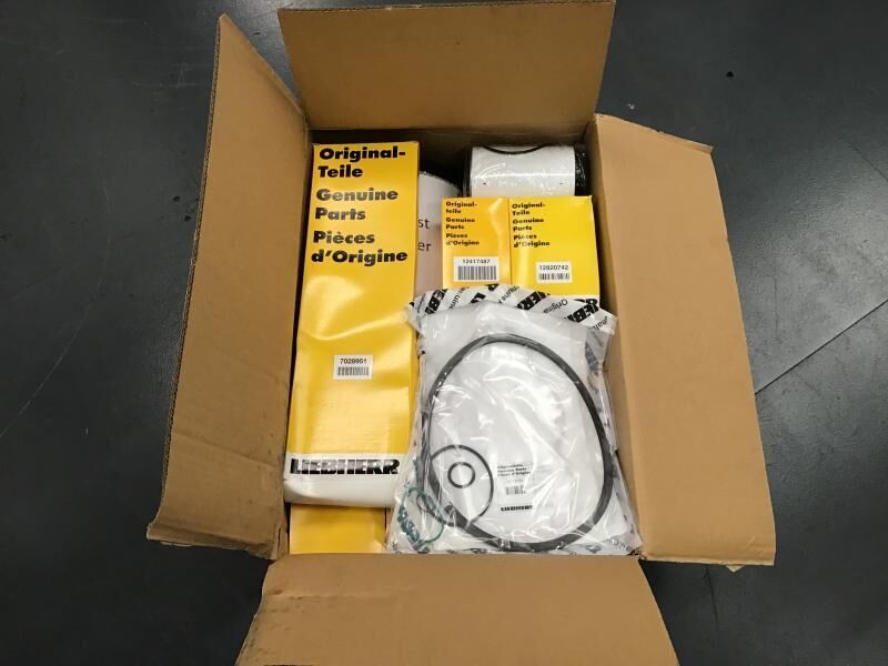 Liebherr Service Kit 2000 hours R906/R916/R926 - Резервни части: снимка 2 Liebherr Service Kit 2000 hours R906/R916/R926 - Резервни части: снимка 2