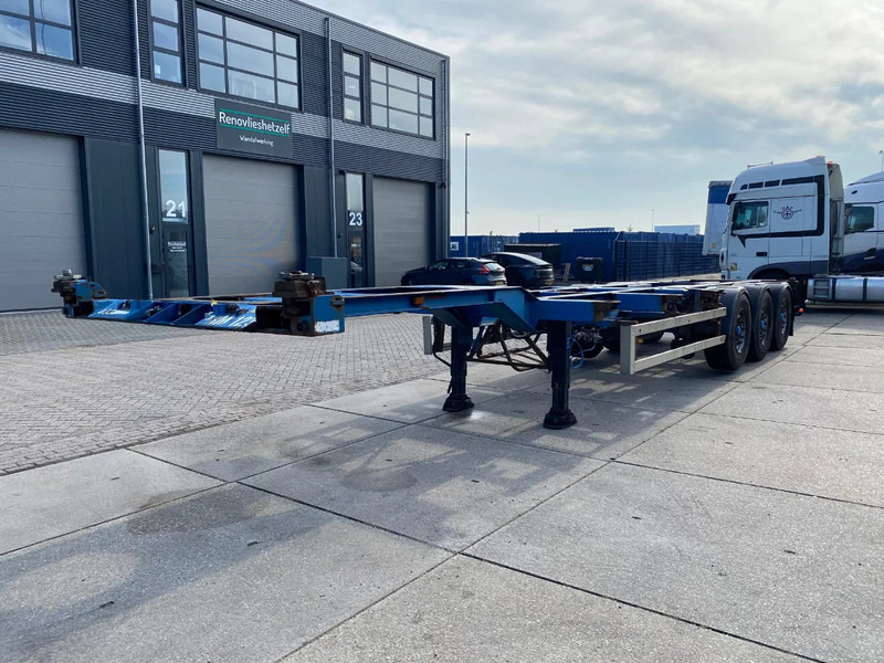 Renders Container chassis / Mercedes + Disc / 1x Lift Axle / 1x Extendable - Контейнеровоз/ Сменна каросерия полуремарке: снимка 4 Renders Container chassis / Mercedes + Disc / 1x Lift Axle / 1x Extendable - Контейнеровоз/ Сменна каросерия полуремарке: снимка 4