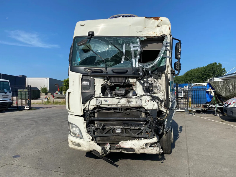 DAF XF 106.460 SC / Damaged / Stand Airco - Влекач: снимка 2 DAF XF 106.460 SC / Damaged / Stand Airco - Влекач: снимка 2